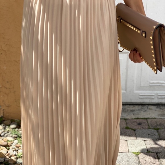 ITOO Nude Beige Pleated Skirt - Picture 6 of 7